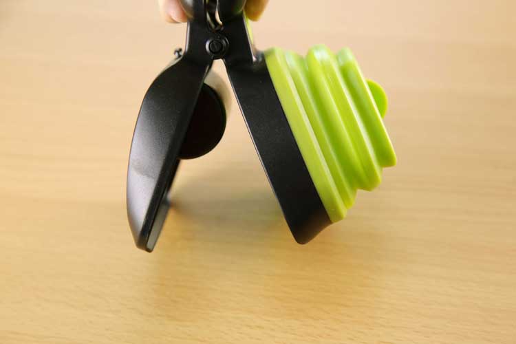 Foldable Dog Pooper Scooper | One-Hand Waste Pickup Tool